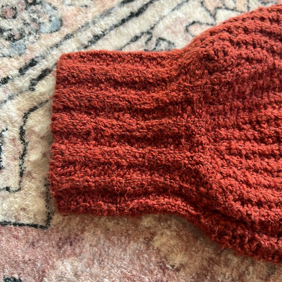 American Eagle Rust Colored Knit Sweater, Size M - Picture 7 of 8